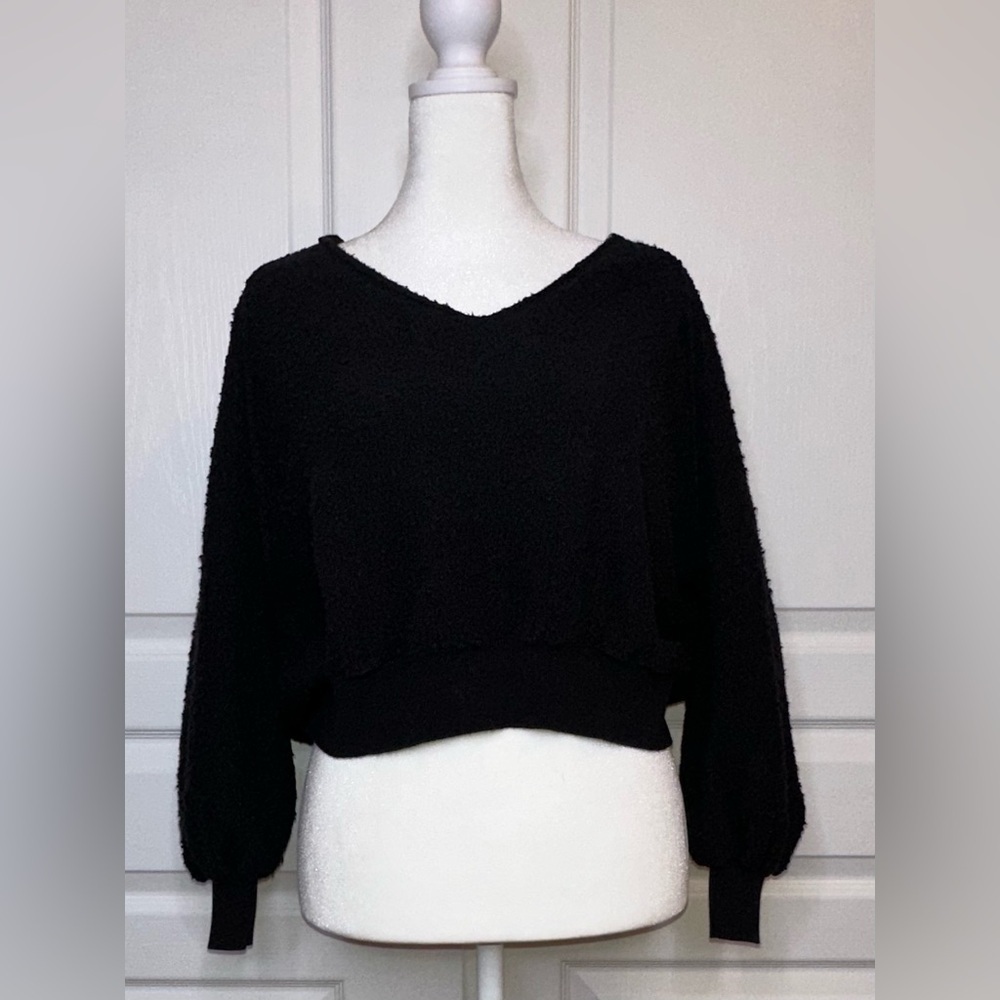 Free People V~Neck Oversized Crop Sweater Size Small